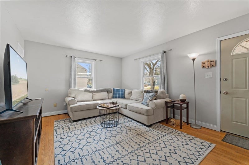 817 15th Ave, Green Bay, WI 54304-2503