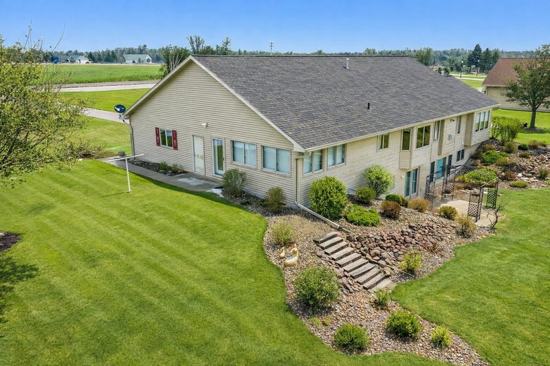 4207 Lost Dauphin Rd, De Pere, WI 54115