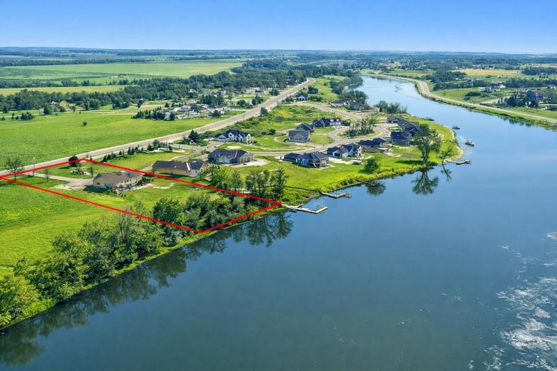 4207 Lost Dauphin Rd, De Pere, WI 54115