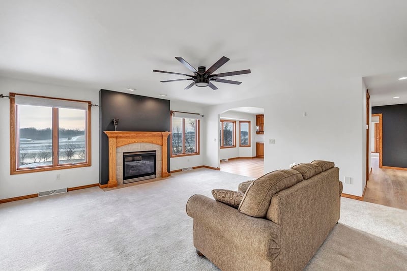 4207 Lost Dauphin Rd, De Pere, WI 54115