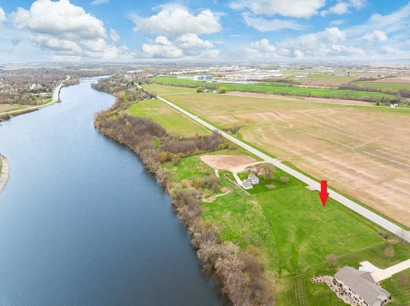 4251 Lost Dauphin Rd #2, De Pere, WI 54115