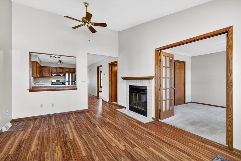 984 Tullar Rd #17, Neenah, WI 54956-5144