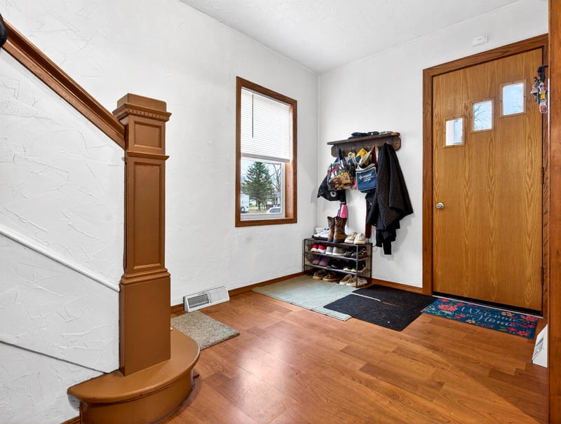 W5642 Fahrenkrug St, Nichols, WI 54152