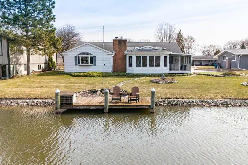 918 Leeward Ct, Oshkosh, WI 54901-2059