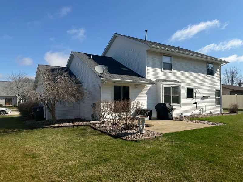 423 Oak St, Denmark, WI 54208-9735
