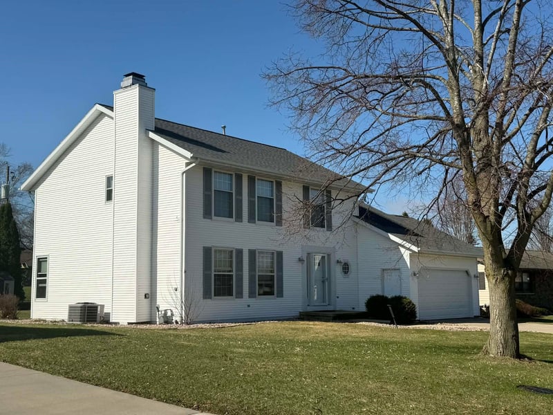 423 Oak St, Denmark, WI 54208-9735