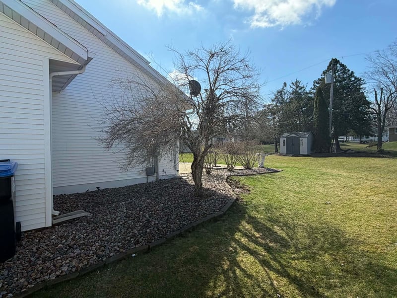 423 Oak St, Denmark, WI 54208-9735