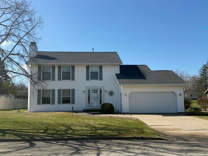 423 Oak St, Denmark, WI 54208-9735