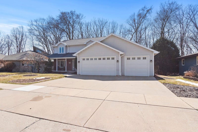 1349 Edgewood Dr, Kaukauna, WI 54130