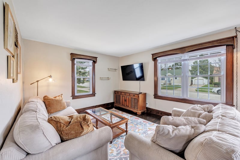 1243 Elmore St, Green Bay, WI 54303