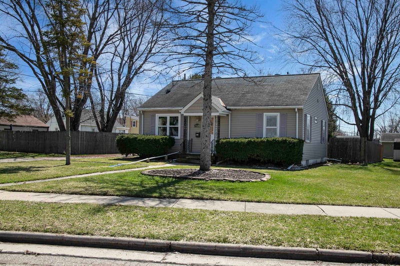 758 Madison St, Neenah, WI 54956