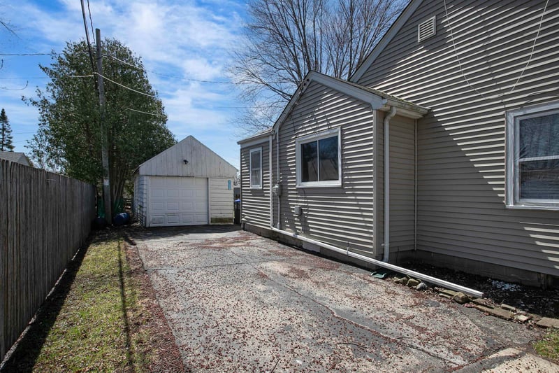 758 Madison St, Neenah, WI 54956
