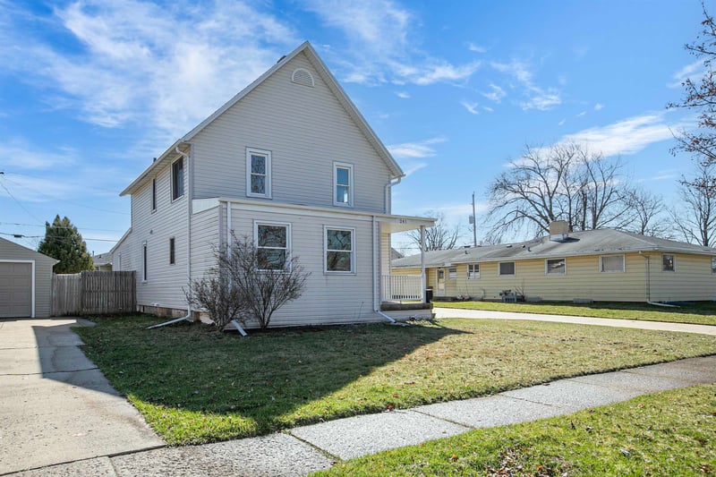 241 James St, Kimberly, WI 54136