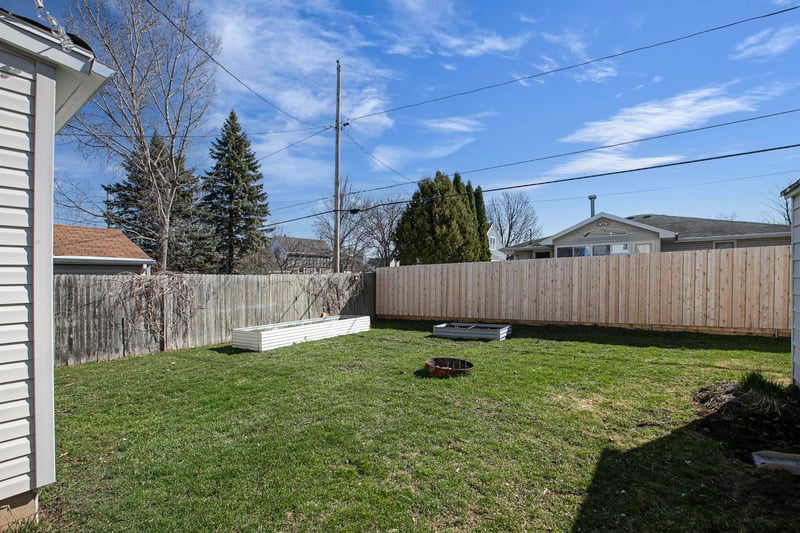 241 James St, Kimberly, WI 54136