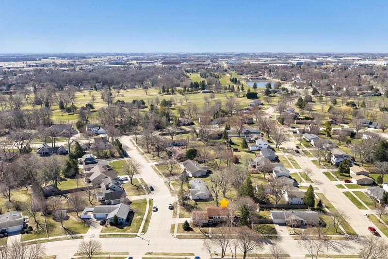 2455 Kingston Pl, Oshkosh, WI 54904