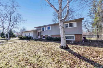 2455 Kingston Pl, Oshkosh, WI 54904