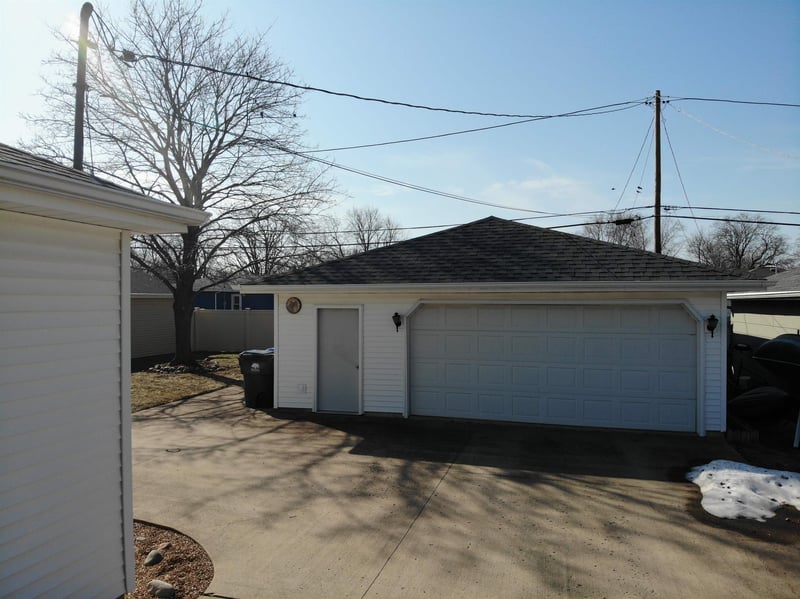 927 Sherry St, Neenah, WI 54956
