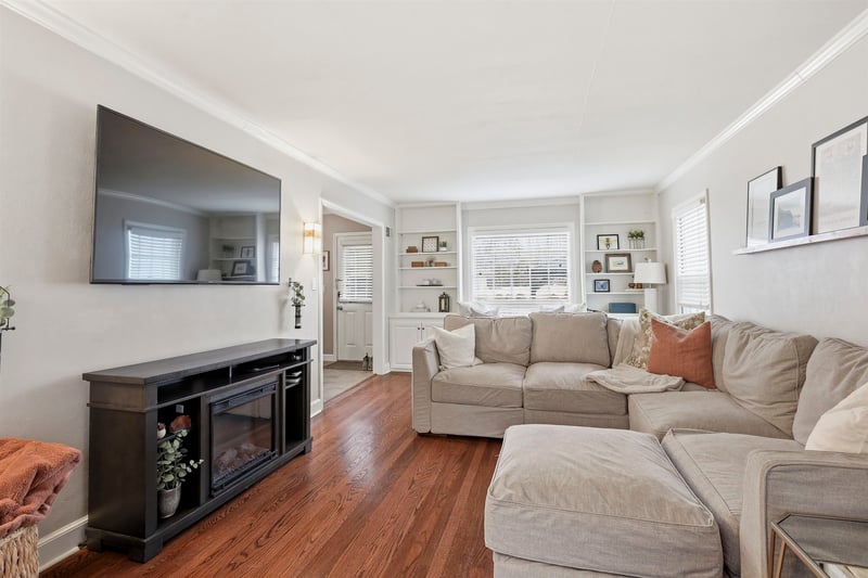 1820 Superior St, Appleton, WI 54911