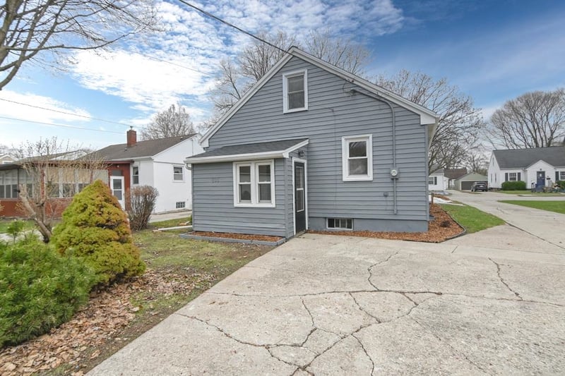 835 Neville Ave, Green Bay, WI 54303