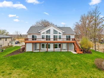 534 Resort Rd, Suamico, WI 54173-8348