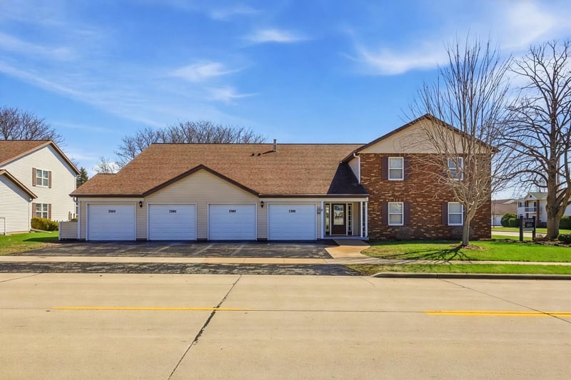 2302 Wisconsin St, Oshkosh, WI 54901-1886