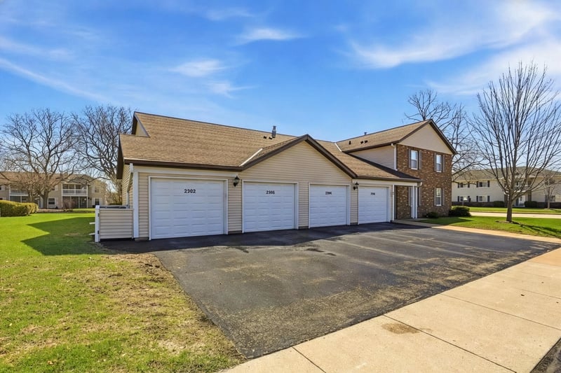 2302 Wisconsin St, Oshkosh, WI 54901-1886