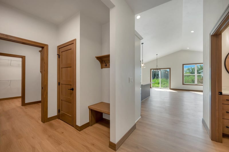 2387 Whispering Wind Ln, Green Bay, WI 54303