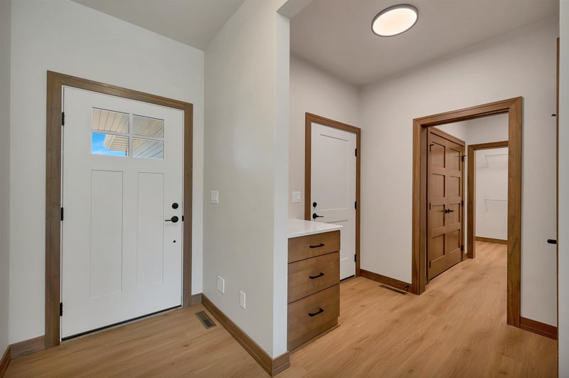 2387 Whispering Wind Ln, Green Bay, WI 54303