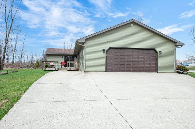 8599 Winncrest Rd, Neenah, WI 54956