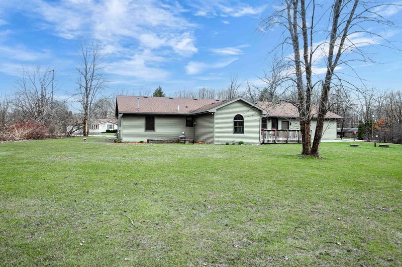 8599 Winncrest Rd, Neenah, WI 54956