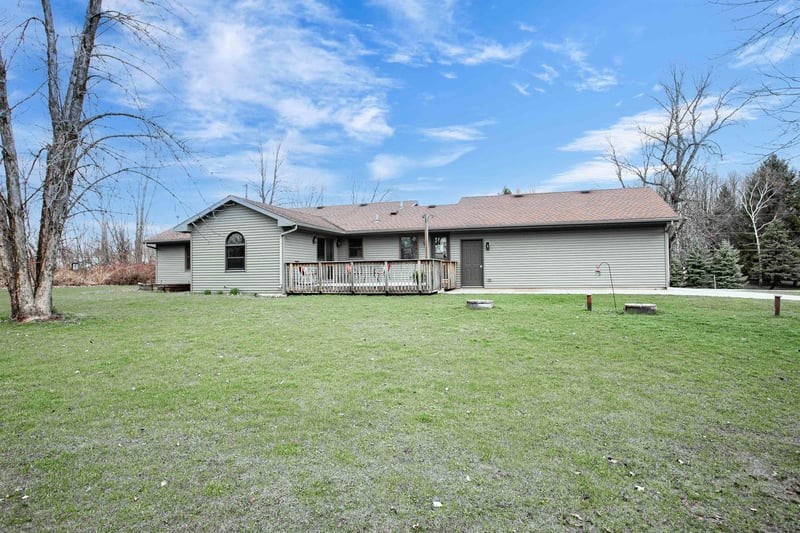 8599 Winncrest Rd, Neenah, WI 54956