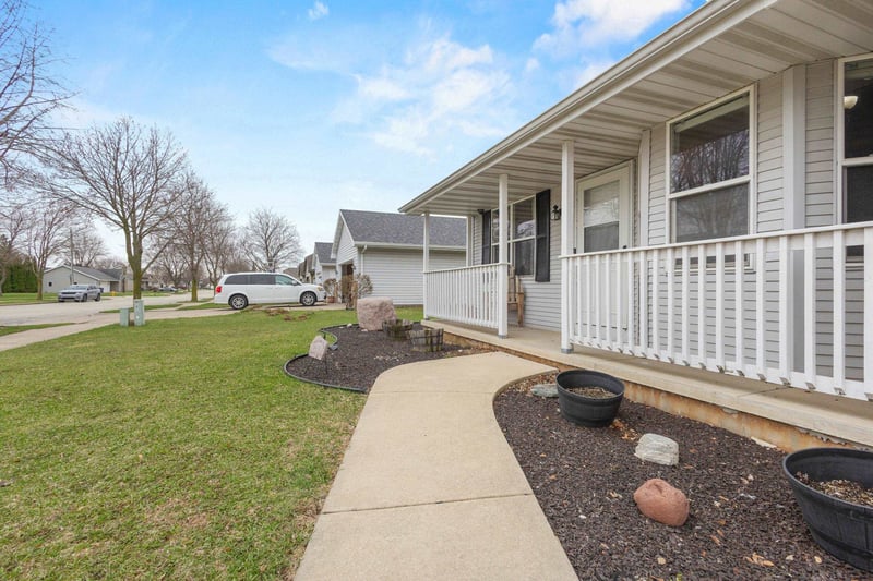 1921 Ceil St, Little Chute, WI 54140