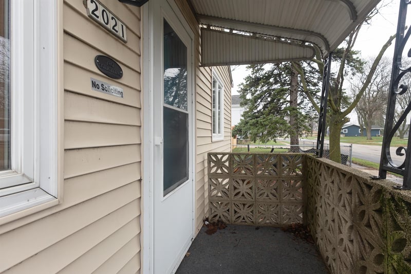 2021 Sheridan St, Oshkosh, WI 54901