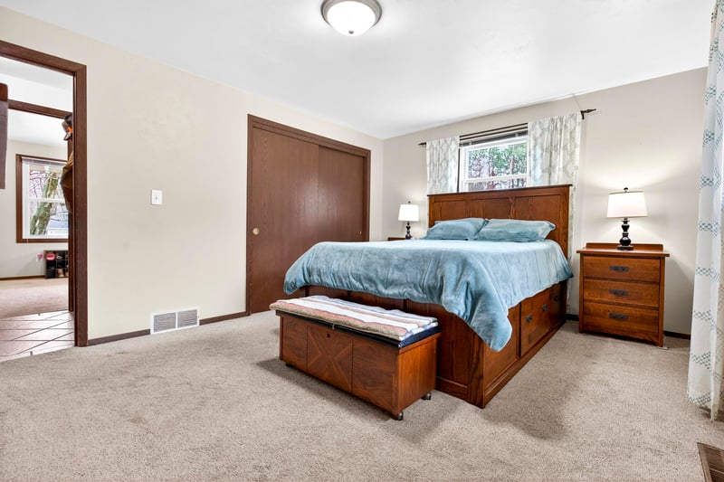 4171 St Francis Park Dr, Green Bay, WI 54313