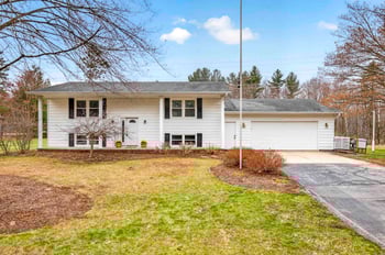 4171 St Francis Park Dr, Green Bay, WI 54313