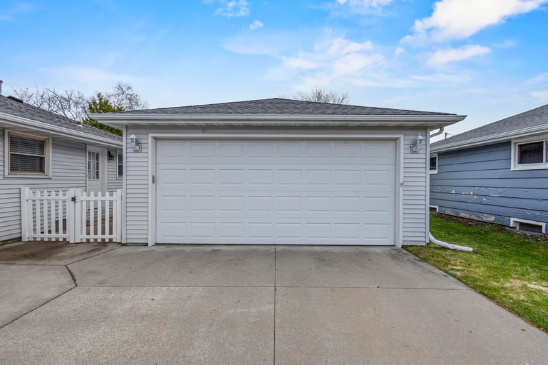 1611 Glendale Ave, Appleton, WI 54911