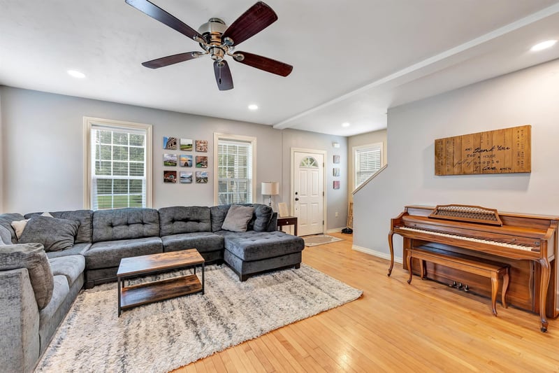 410 Cass St, Green Bay, WI 54301-3704