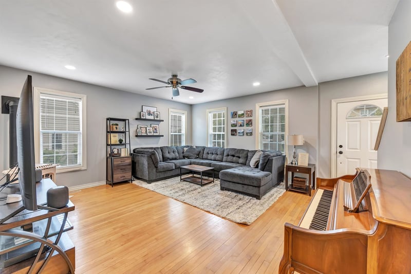 410 Cass St, Green Bay, WI 54301-3704