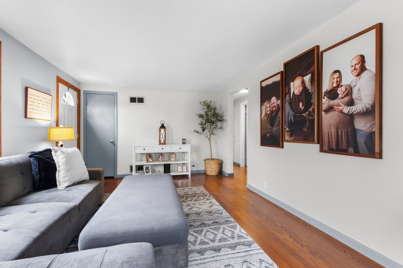 2233 Magnolia Ln, Green Bay, WI 54304