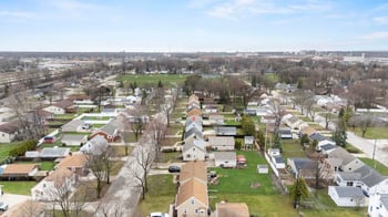 2233 Magnolia Ln, Green Bay, WI 54304