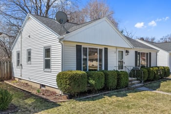 1151 Bond St, Green Bay, WI 54303-4040