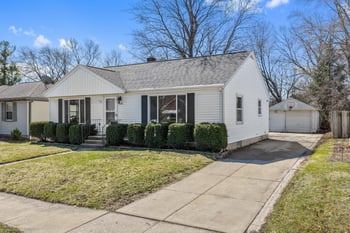 1151 Bond St, Green Bay, WI 54303-4040