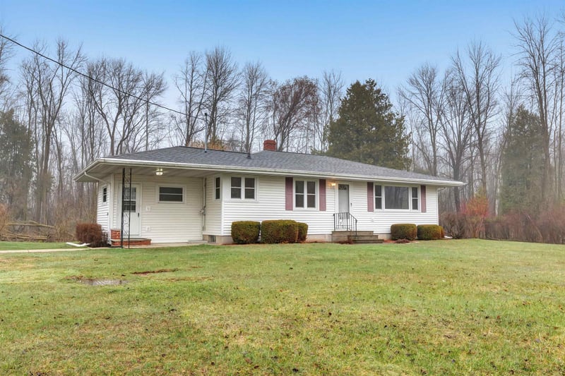 5003 Luxemburg Rd, New Franken, WI 54229