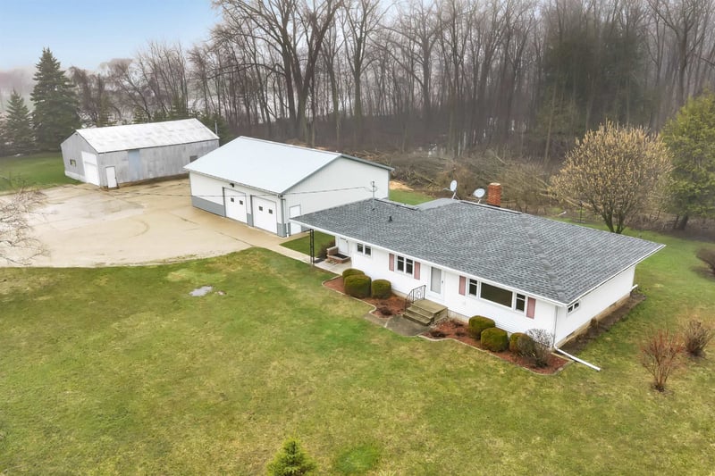 5003 Luxemburg Rd, New Franken, WI 54229