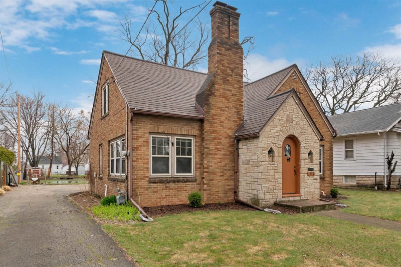 1046 Kellogg St, Green Bay, WI 54303