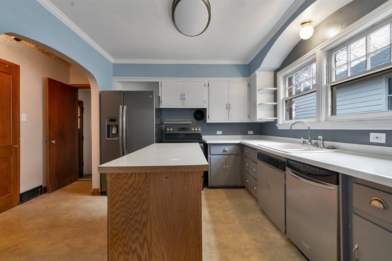 1046 Kellogg St, Green Bay, WI 54303