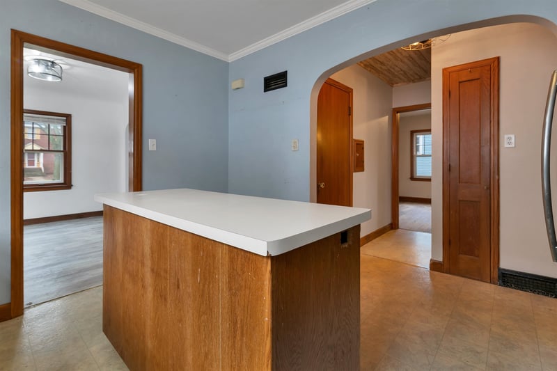 1046 Kellogg St, Green Bay, WI 54303