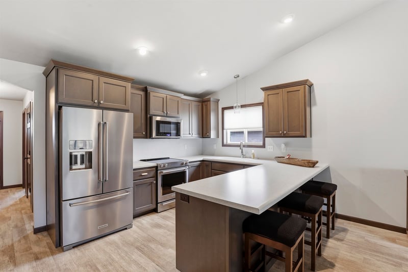 1146 Lori Dr, Neenah, WI 54956-1914