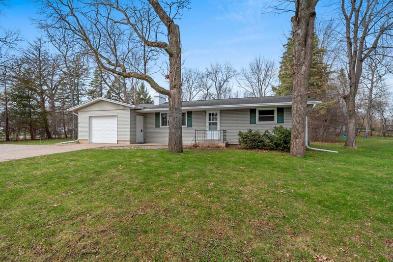 3040 Sheldon Dr, Oshkosh, WI 54904