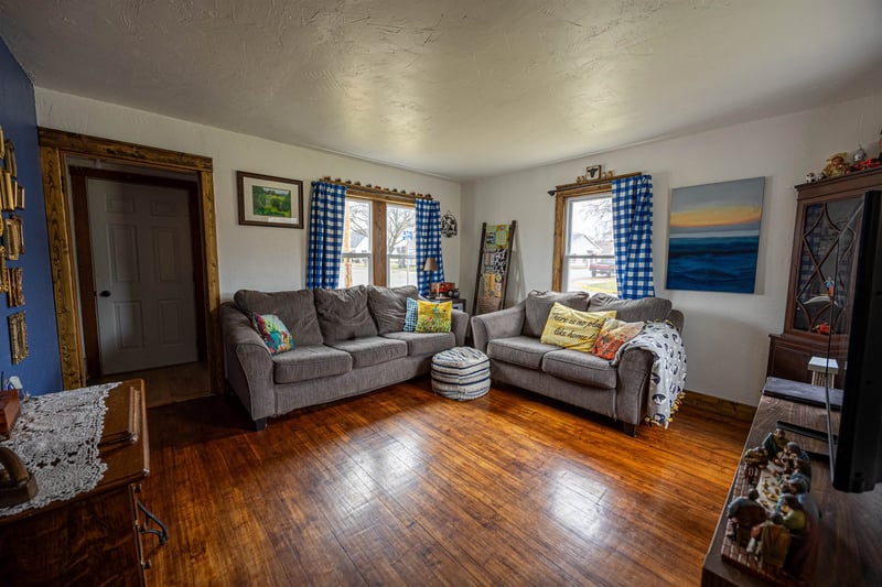 217 Main St, Suring, WI 54174